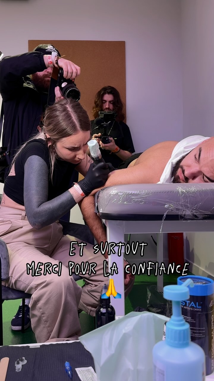 Un week-end irréel ✨ merci pour la confiance  

Dispo pour vos projets perso ou flash  

 Dm insta ou mail 

 @lesmiochestattoo 

#tattoo #tatouage #b