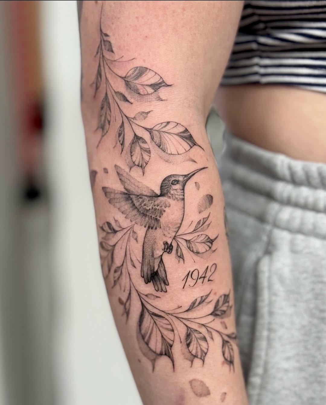 This piece was done by resident artist  @spookyillustrator ▪️▪️ #floraldesign #flowertattoo #blackworkers #tattoosofinstagram #dotwork