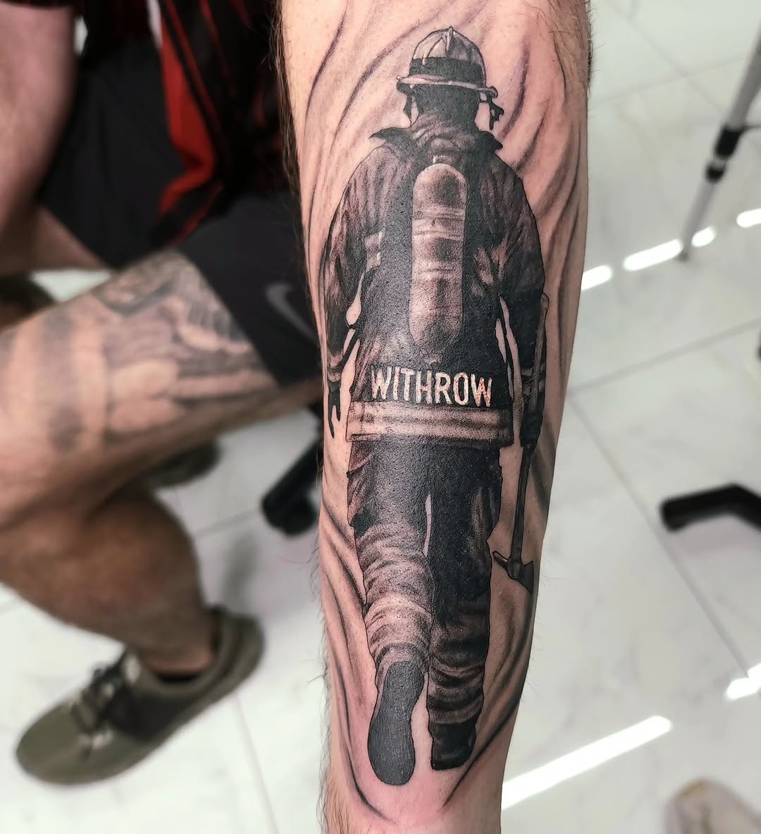 Fireman tattoo
This was super fun to work on, thank you Paul!
•
•
•
#realismtattoo #fortworthtattoos #lilactattoostudio