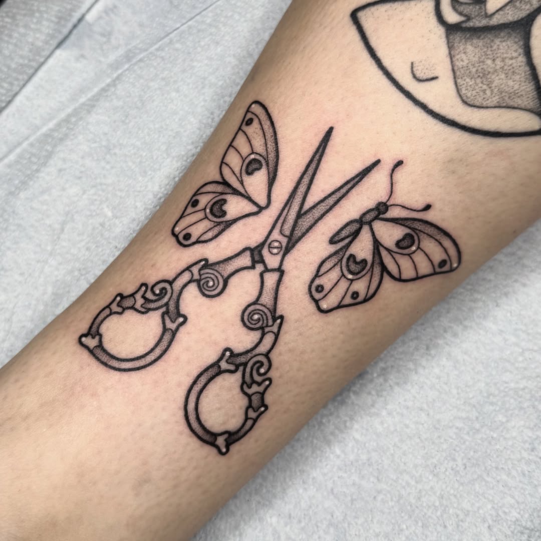 One of my favorite flash pieces for Sydney  

Books are open! DM directly for appointments ✨

Wesley Chapel, Florida
Private studio:
@agoodplacetattoo