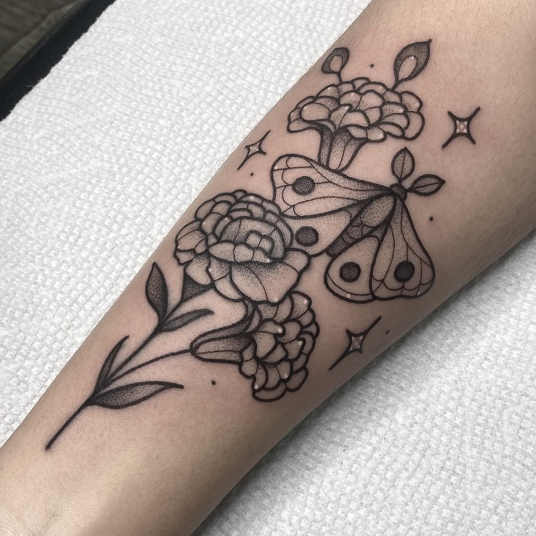 Rework !! Swipe to see the before (not done by me) this one was a lot of fun - thanks for the trust !! 

Made using:
@kingpintattoosupply
@bishoprotar