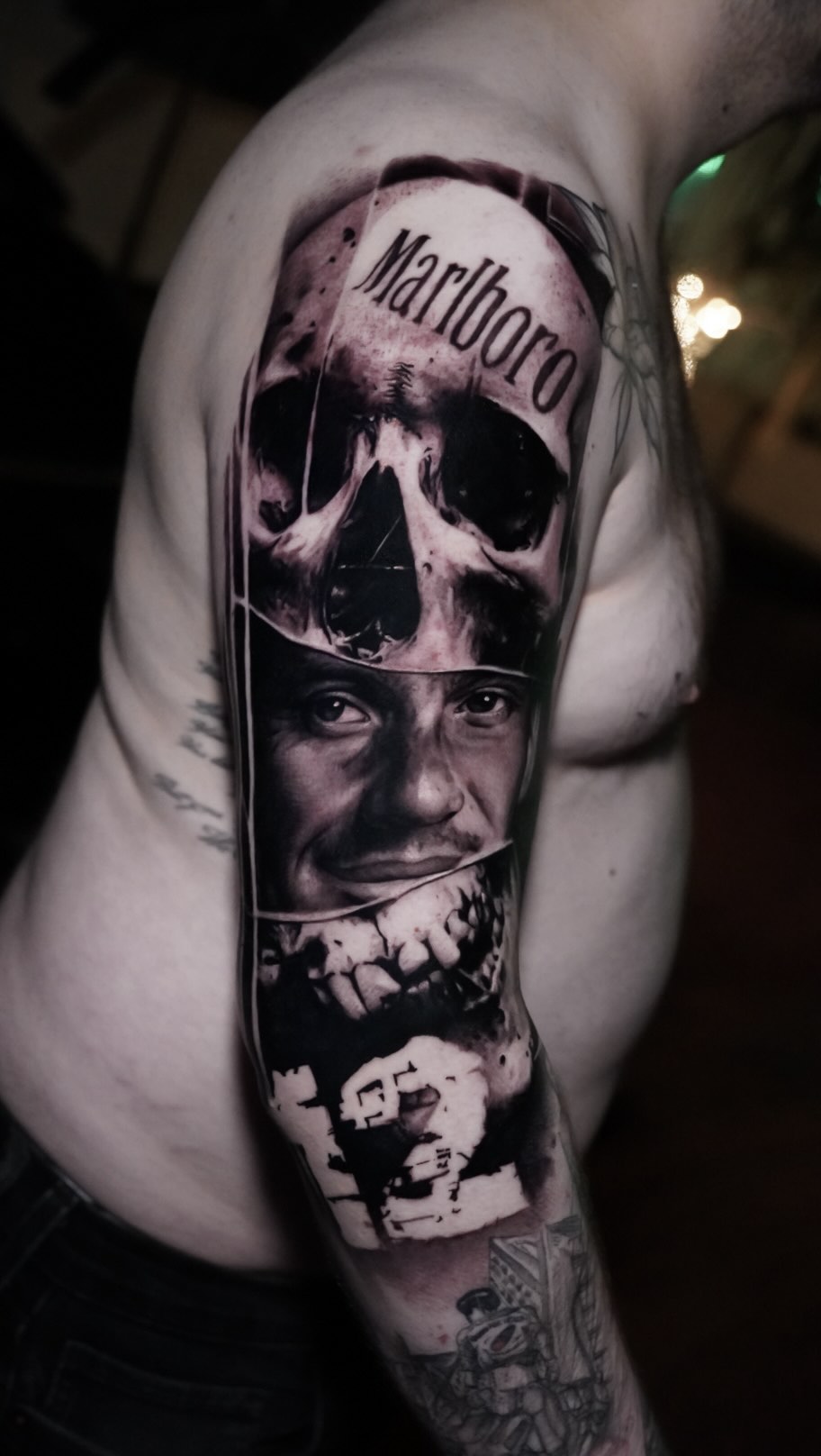 Ayrton Senna memorial piece for Adam. Thank you for the trust and fun conversations! 
#torontotattooartist #benzoink #surrealtattoo