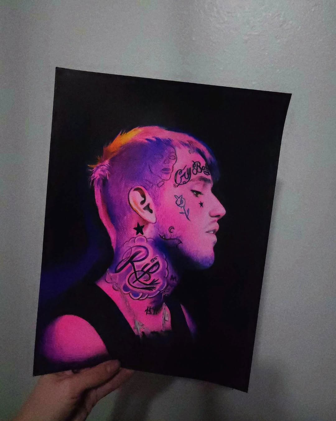 Another non tattoo related post but I did this Prismacolor portrait of @lilpeep and I'm still proud of it
.
.
.
.
.
.
.
#lilpeep #lilpeepart #prisma