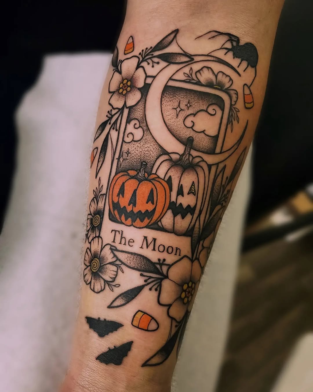 The spooky tats have officially begun!
Thanks Kaylin
.
.
.
.
.
.
#spookytattoo #pumpkintattoo #moontattoo #halloweentattoo #candytattoo #spidertatto