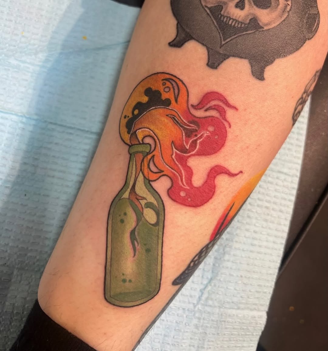 Made by our artist @emilyshortsleevestattoos 

#neotraditionaltattoo #neotraditional #neotrad #neotradtattoo #newschool