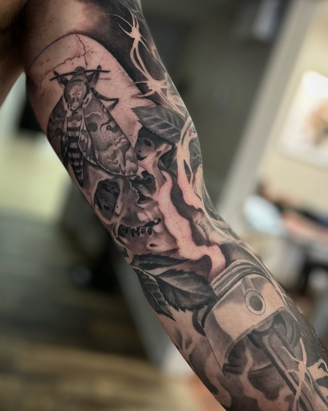 How bad do you want it?!
.
.
Still shots from this weeks inner bicep. We need one more loose end session and this sleeve is done! Started out as 5 day