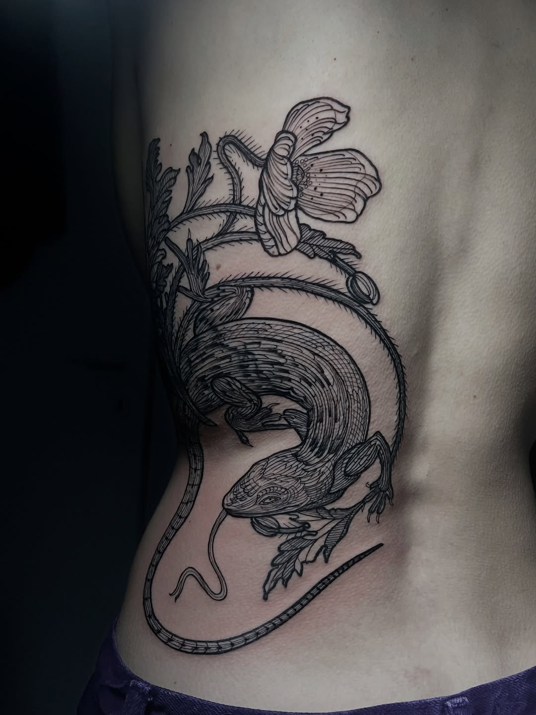 La lucertola e il papavero.
Grazie Irene✨
Tattoo eseguito presso il @blackvirgotattoostudio 
Info in DM