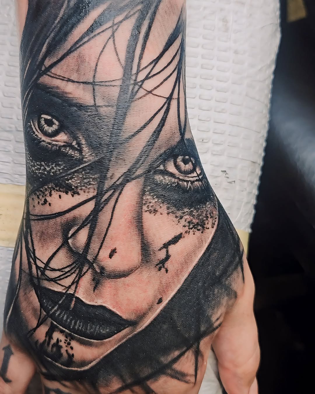 I will be discounting tattoos this month to anyone interested dm me or even faster text my cell at 269601775 and we can go from there