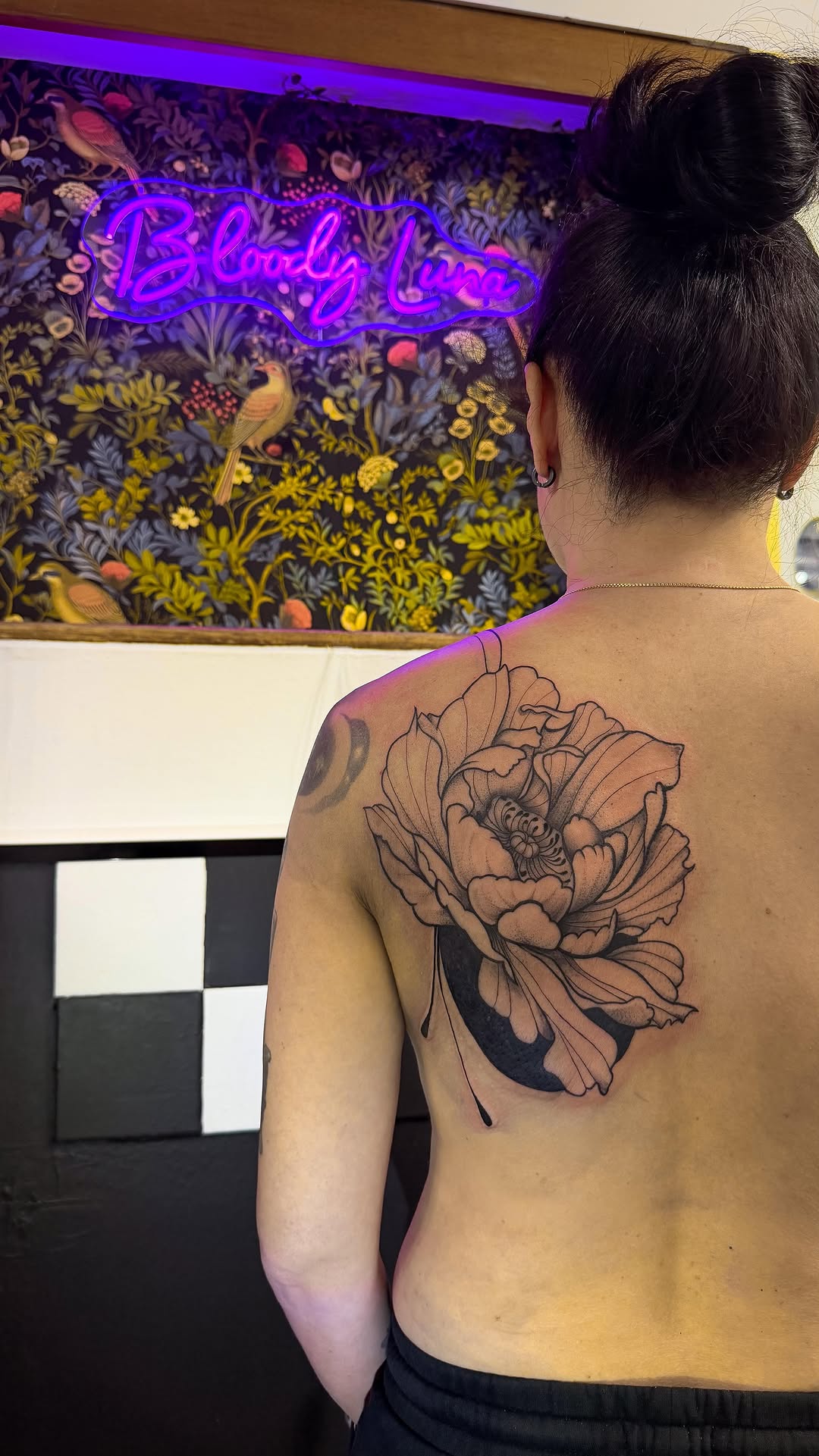 Chaque séance est unique. 
Avec vous, je partage des moments remplis de confidence, de rires, et parfois même un côté presque thérapeutique.
J’aime qu