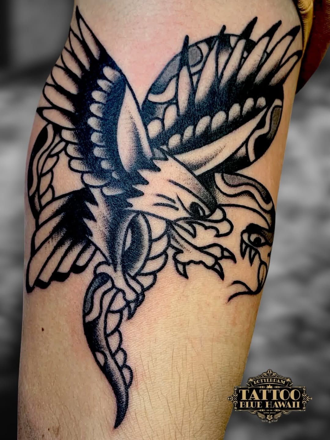 Traditional tattoo design for a reason! Bold will hold.  - @ericpronk_tattoo