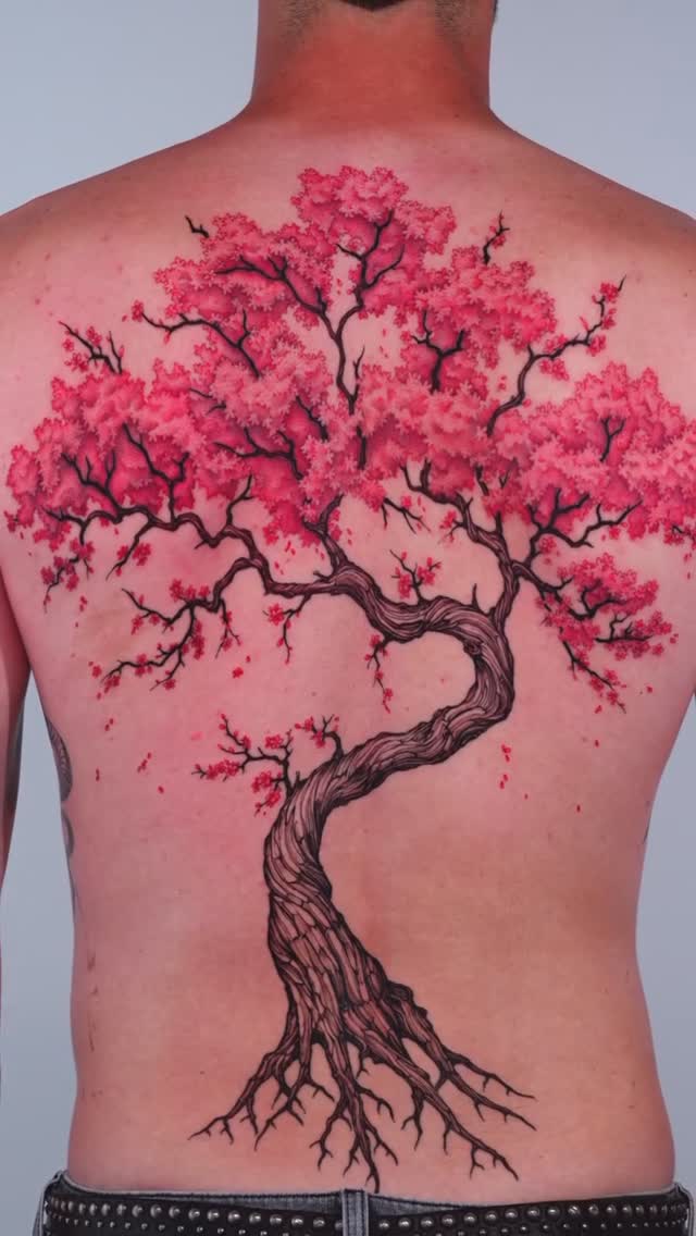 Wir helfen dir dein Leben bunt zu gestalten. 
#tattoo