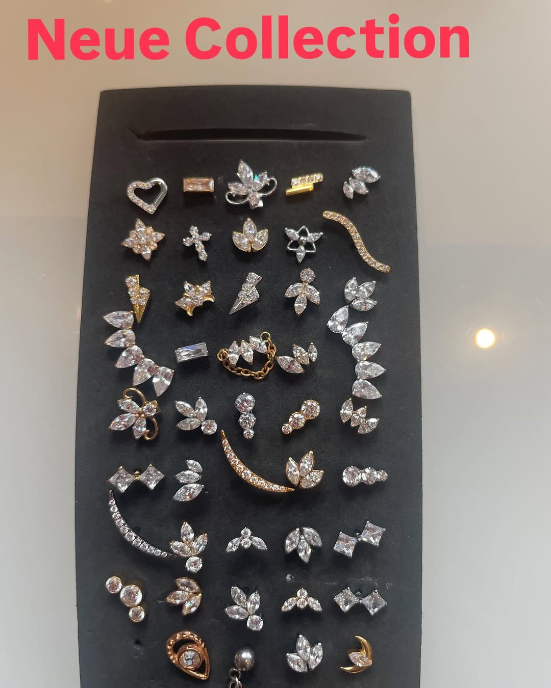 Neu Neu 
Titan Schmuck 
#piercing #bodimodification #piercingjewelry #piercingschmuck #augsburgtattoo #münchentattoo #traguspiercing #helixpiercing #d