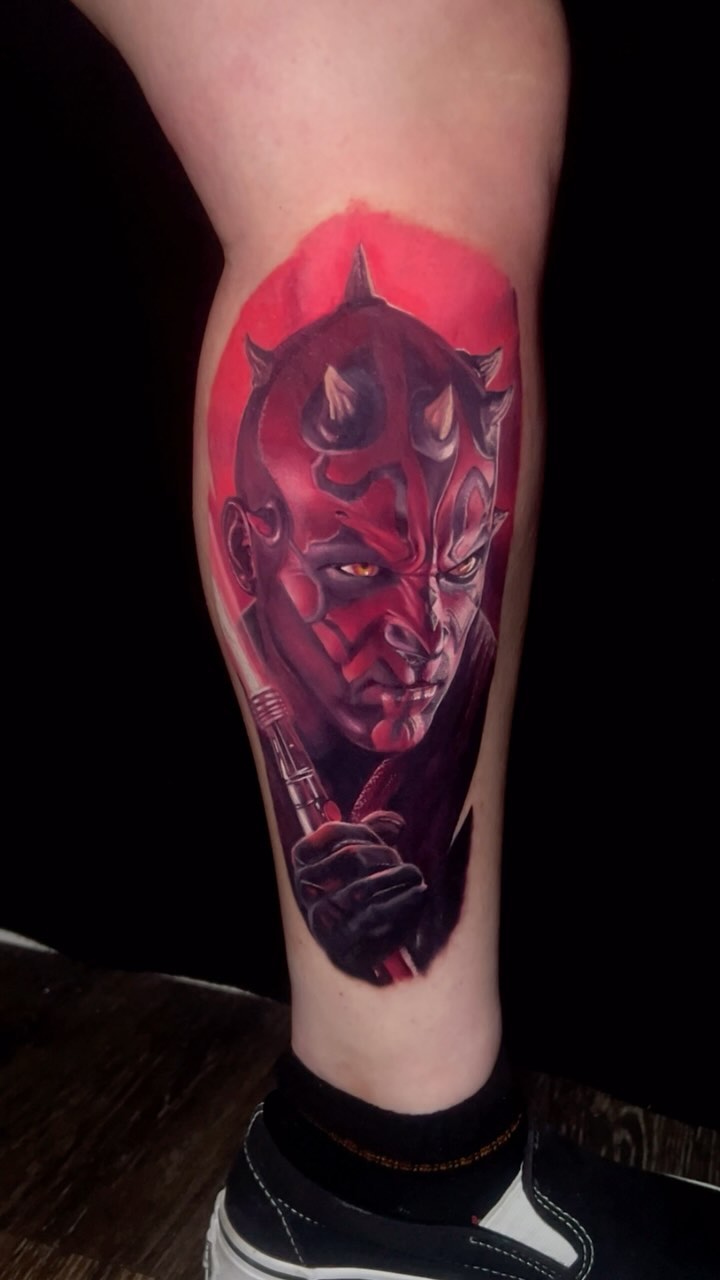 Had a lot of fun with this Darth Maul today, 8hrs on the inside calf. Thanks for sitting so well Bella!
.
.
.
Done using only the best @peakneedles @i