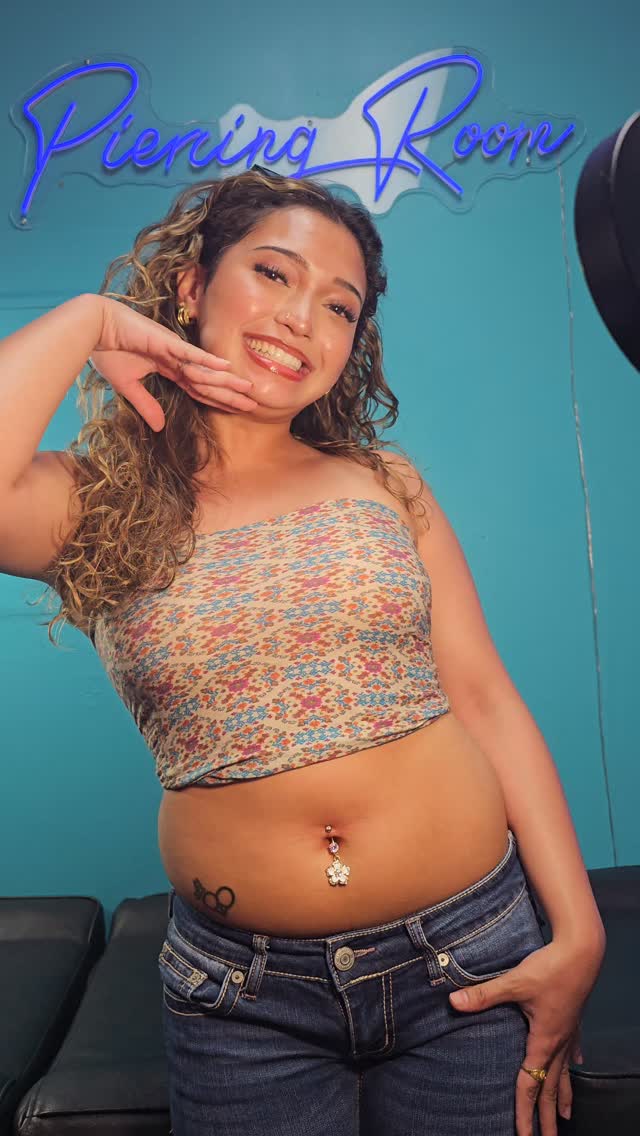 #navelpiercing #bellypiercing  #monchotats #ashes_2_ink #huntingtonbeach