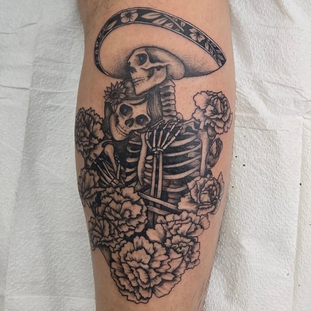 Done by @brithaemert #az #azpiercer #piercing #piercings #brightideastattooaz #avondale #aztattooartist #tattoo 
#blackwork #tattoos #blackandgrey #cu