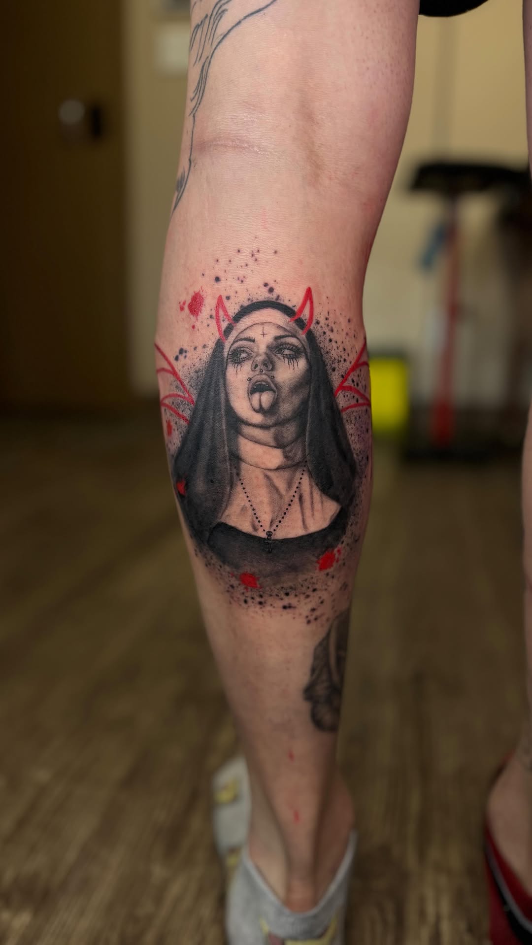 “Do whatever you want but make it my vibe”
•
•
Click the booking link in my bio or send me a DM to talk about your next tattoo design!