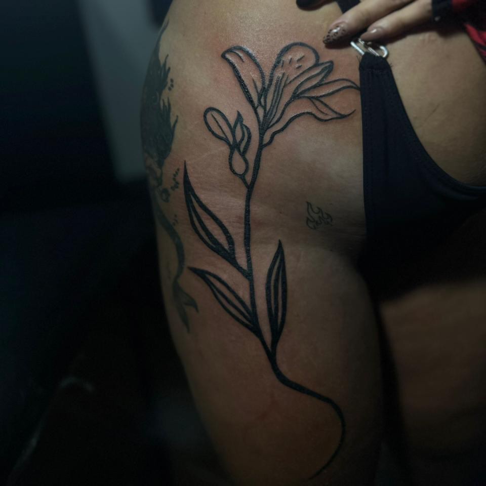 Solo pasaba a visita ella pero también se fue con su tattoo, gracias amiga ✍

Agenda tu turnito 