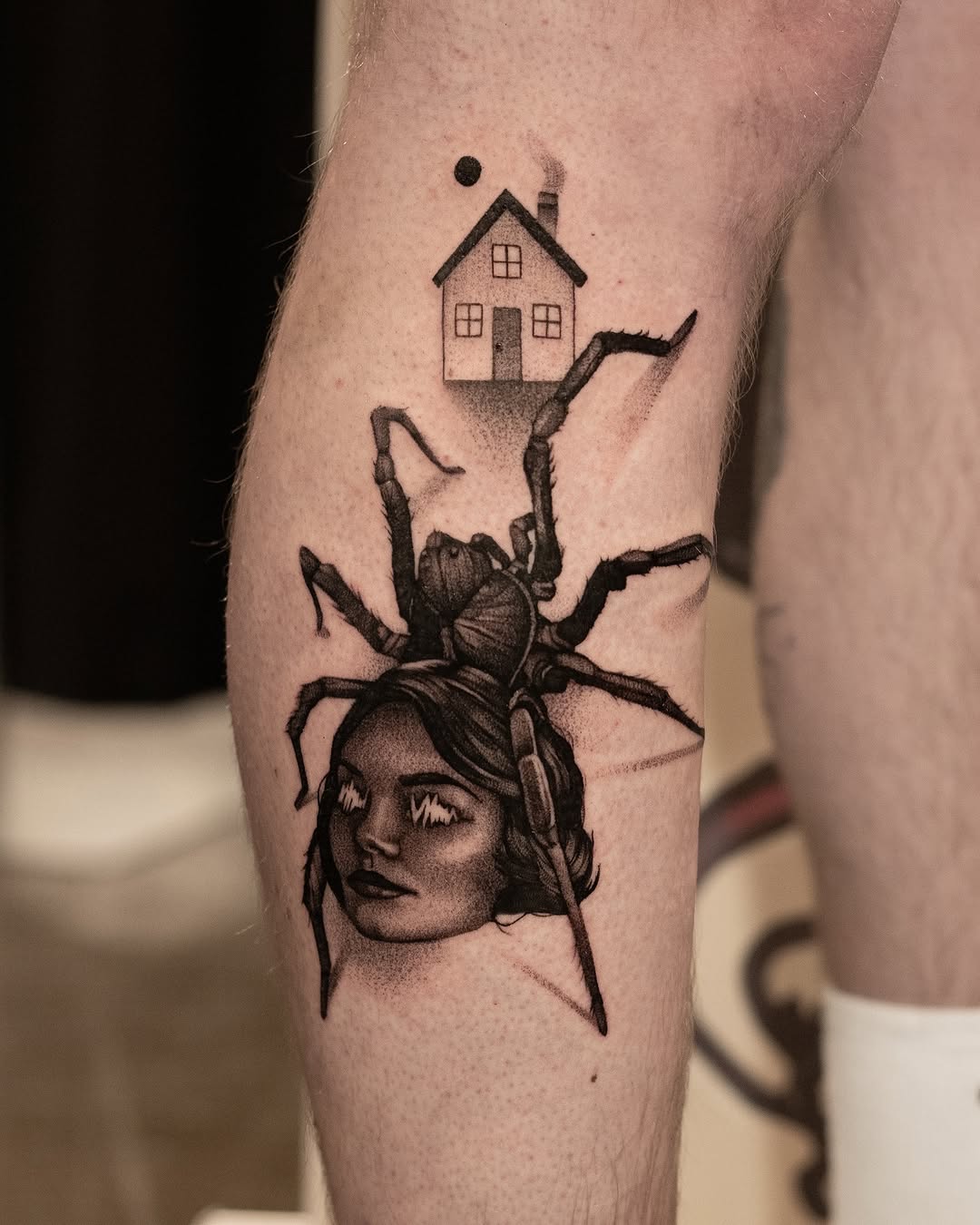 Done at @nixtattooshow 

#surrealism #surrealismtattoo #blackwork #blxckink #torontotattoo #horrorart #horrortattoo #torontoink