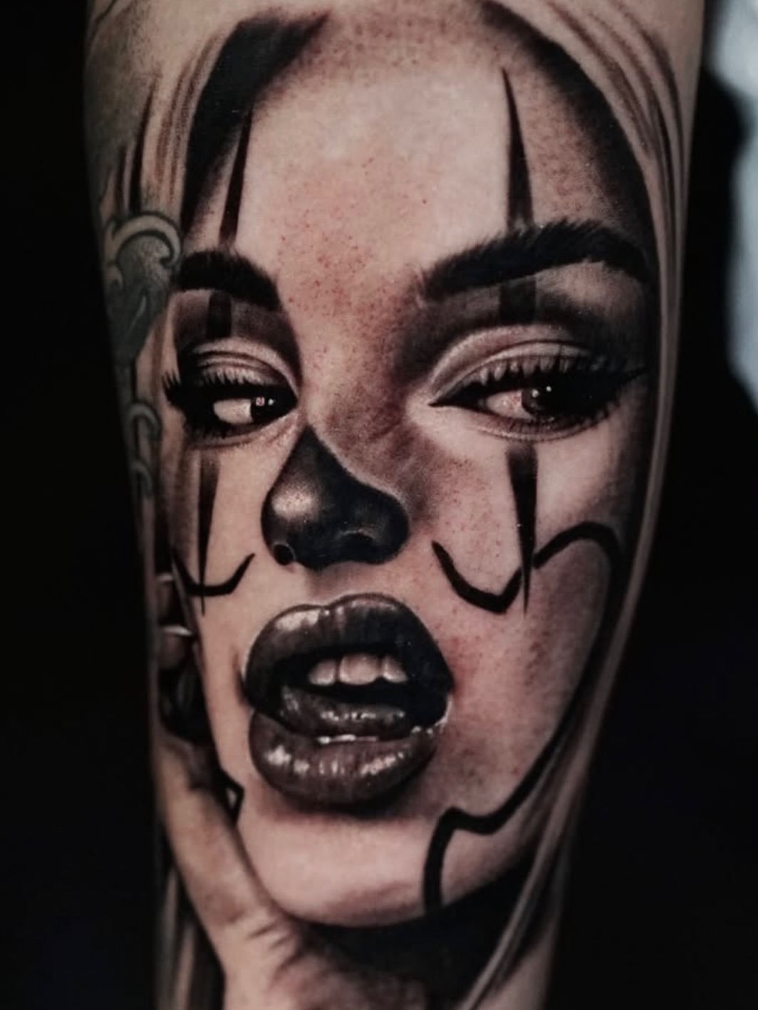 Excited to be back in New York. I'll be tattooing April 8-15 and my books are now open.
Appointments are limited - if you'd like to get tattooed, I'd 