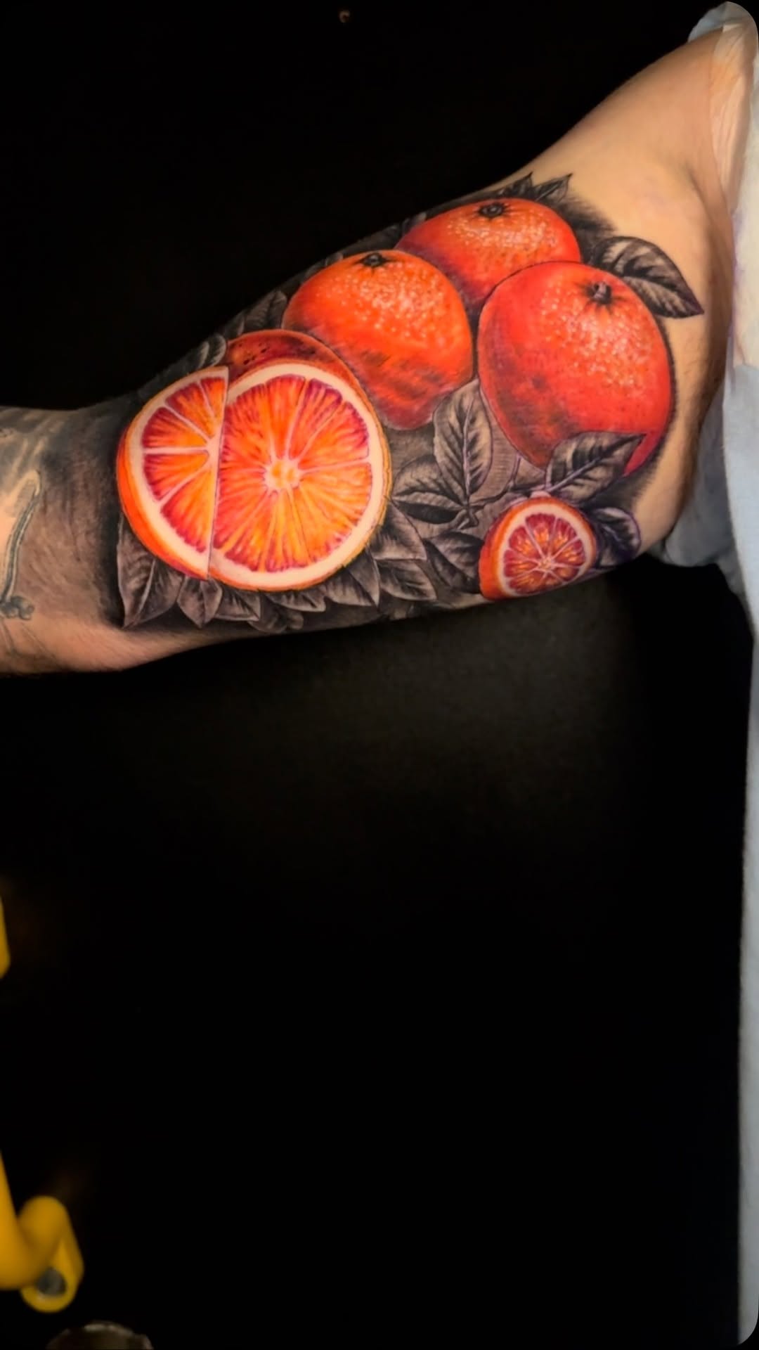 Oranges and Florida tattoos on the daily now!  
When we doing yours?  
#orlandotattooartist #floridatattoos #orlandotattooshop #tattoos #tattoostyle #