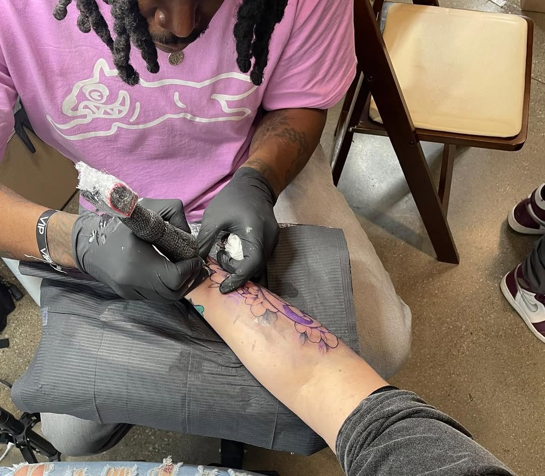 Lady Ando getting some work done as well! ETown Tattoo Fest