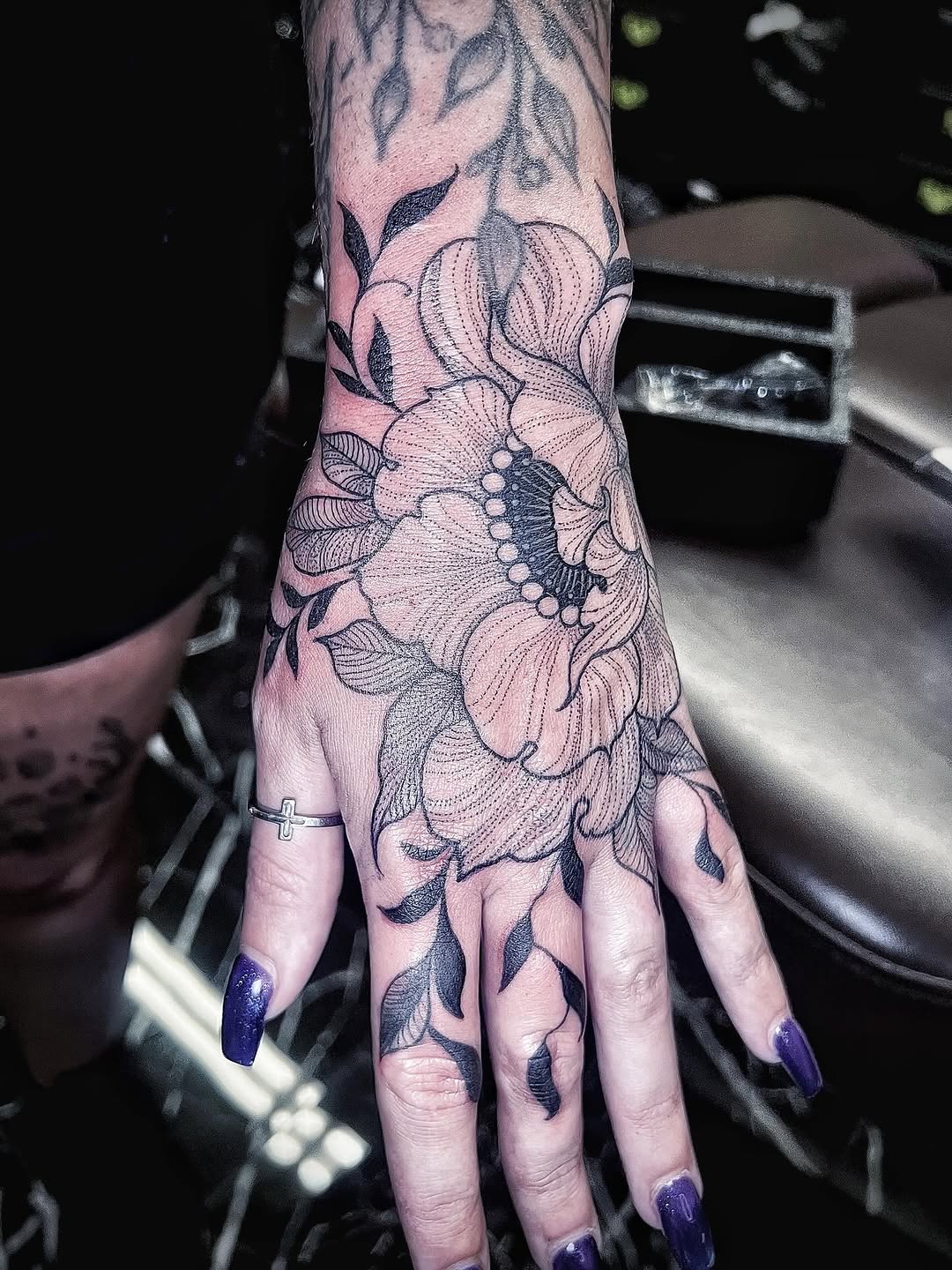 I had a blast creating this for a lovely client ! #tattoo #feminine #handtattoo #flower #dtsp  @bukutattoo