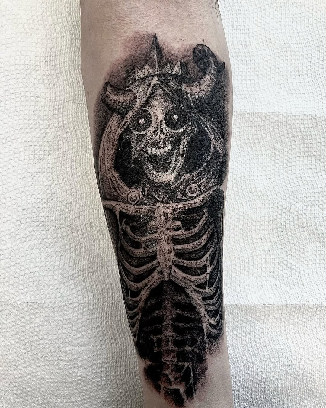 The Lich King 

#Tattoos #blackwork #darkart #blackandgrey #artistsoninstagram #realismtattoo #realistictattoo #newtattoo #bayarea #bayareaart #inked 