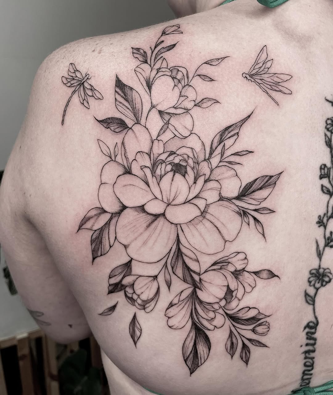 Floral back piece on Trinity  had a lot of fun with this one, thank you as always ♥️