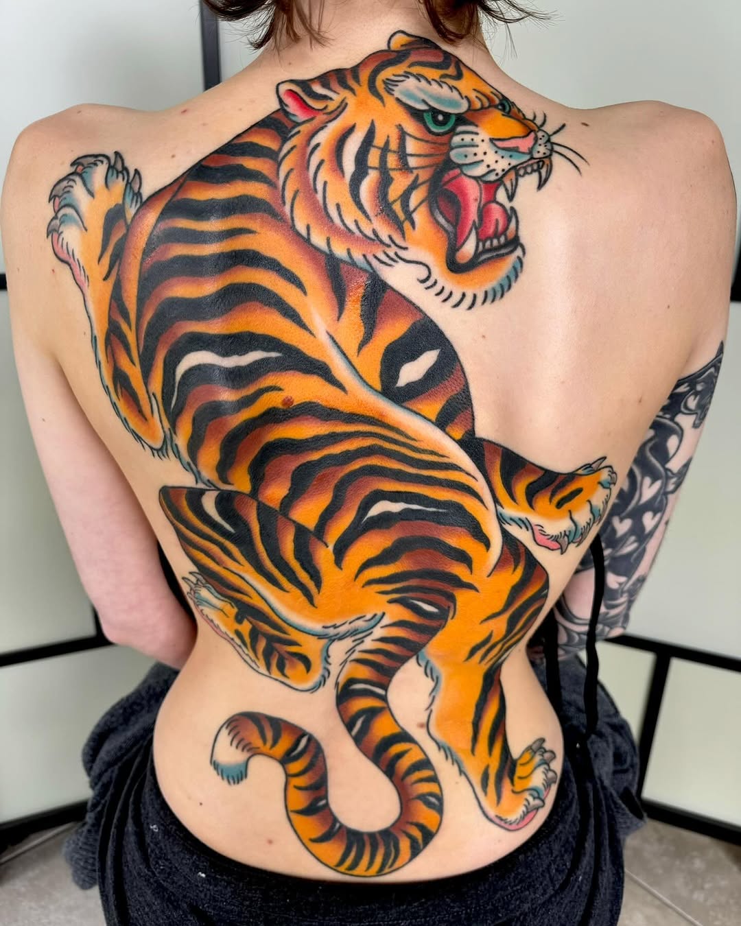 Stoked to finally share this one even though the entire back vision isn’t complete yet!  
5 sits of 3-4 hours each and Ally sitting like an absolute  