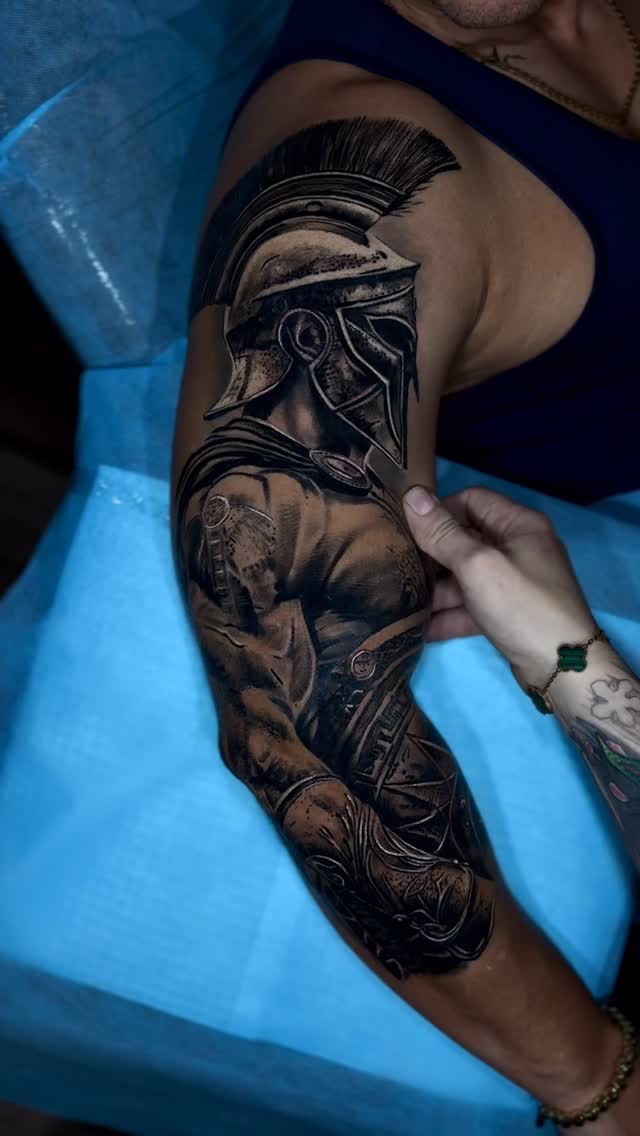 Tatuaje cicatrizado en piel morena #healed tattoo @carloxangaritaart #tatuajecicatrizado