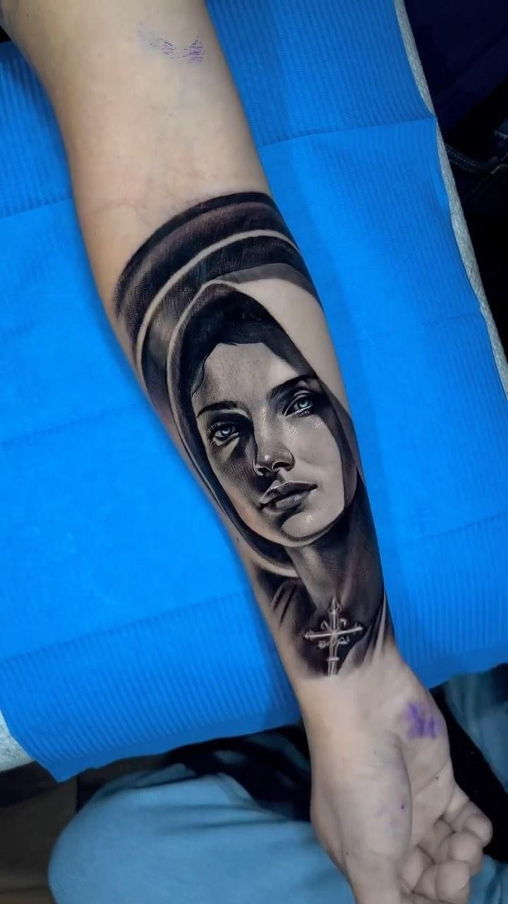 •Retrato Virgen en proceso…
Proyecto realizado con pigmentos @radiantcolorsink @radiantcolorscrew 
 Para citas y cotizaciones Dm.
 Cra 14a #83-11 Bog
