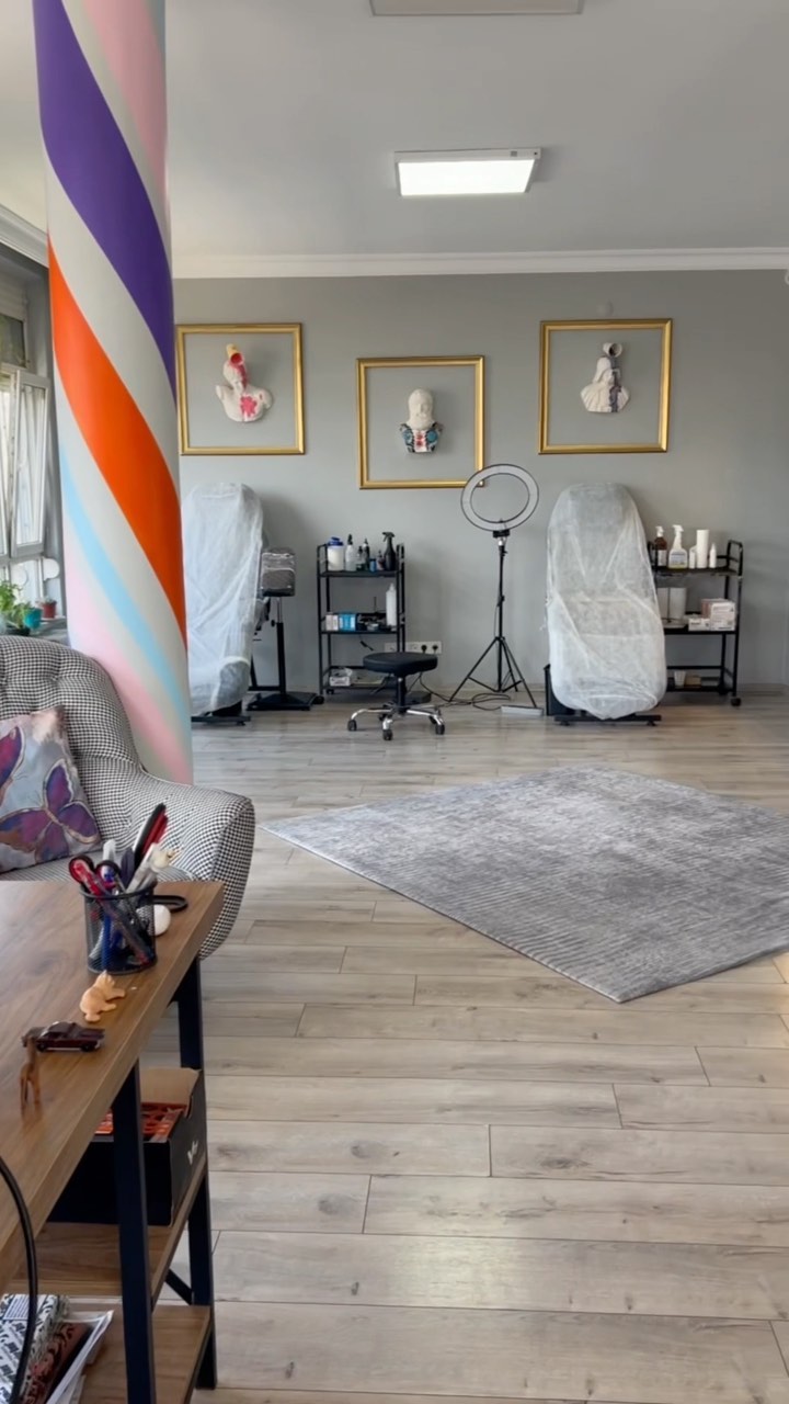 Hayallerinizi Gerçekleştiriyoruz 
Birbirinden Güzel Dövme ve Piercing Seçenekleri 
Kendinizi Rahat Hissedeceğiniz Bir Ortam
Hem Kedi Sevip Hem de Gönü