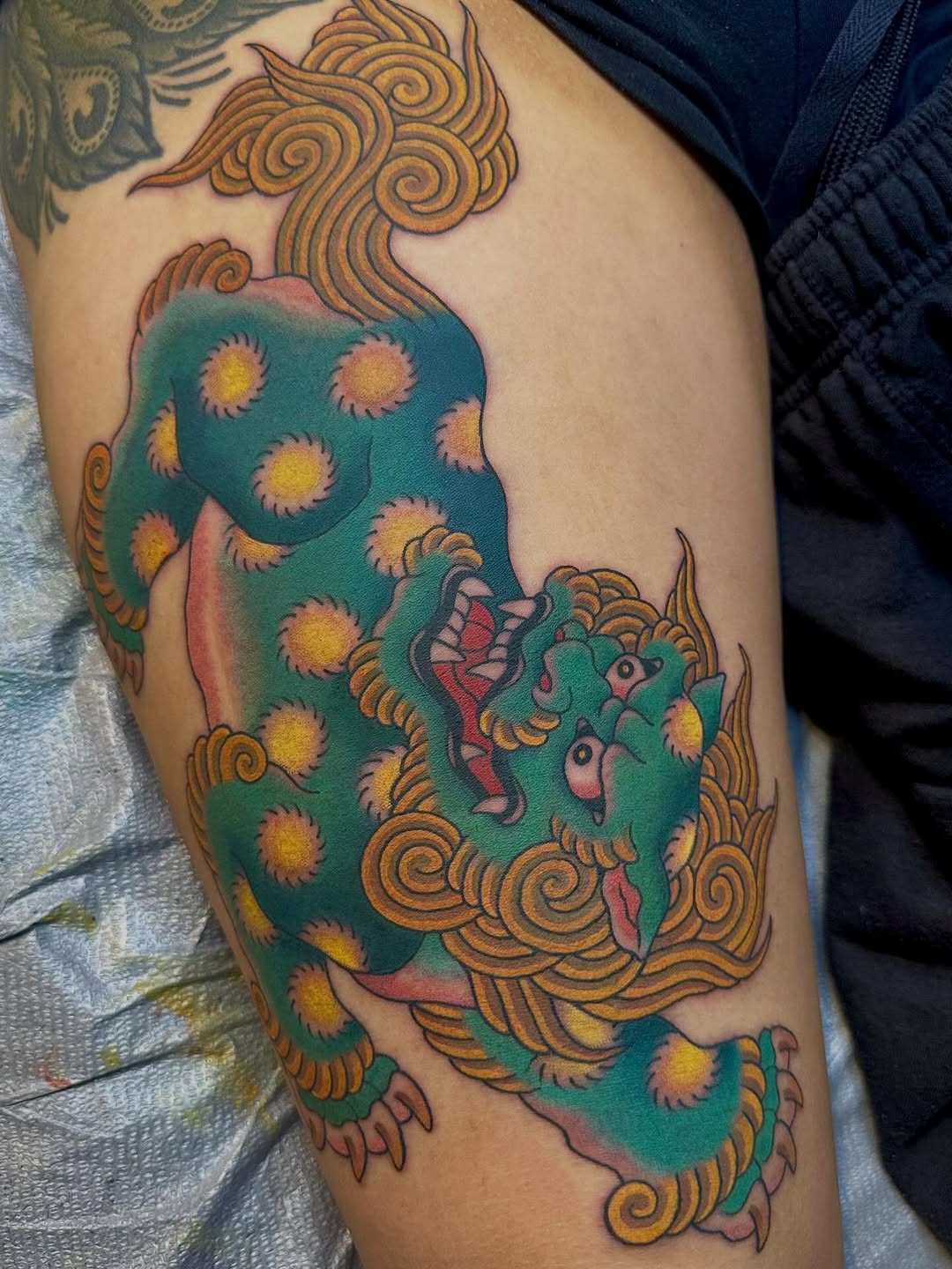 Shishi I made at my Toronto guest spot @theblindtigertattooshop  thanks so much Cassandra! 

#torontotattoos #kingstonontario #japanesetattoo