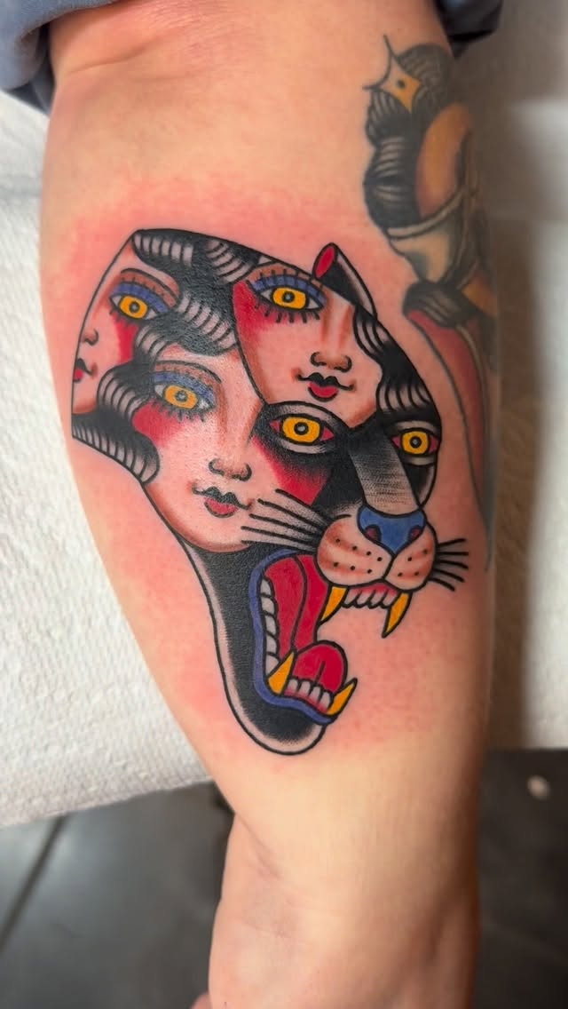 Panther from my flash  inspired by art from @teidetattoo 

 #kingstonontario #truenorthtattoo #kingstonartist #ontariotattoos #tradtattooers