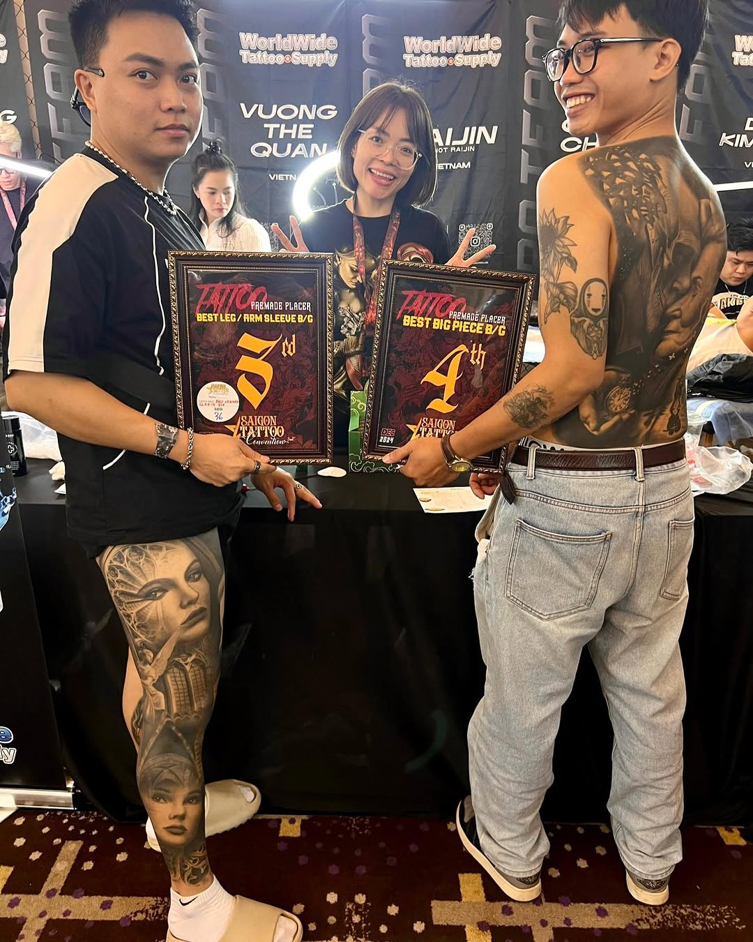 SaiGon Tattoo Convention 2024

Lại thêm 1 show với thật nhiều kỉ niệm, ấn tượng nhất là lúc đang miệt mài đánh Best of day thì bị MC réo tên lên nhận 