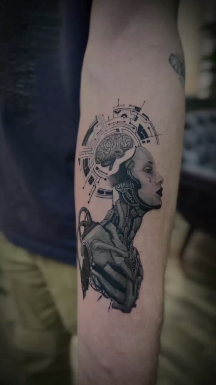 EACH BODY HAS ITS ART….
•
Book your Appointment 
Via Whatsapp: +961 71 967 222
•
•
#coveruptattoo #tattoo #inking #art #charbelheloutattoo #tattooinsp