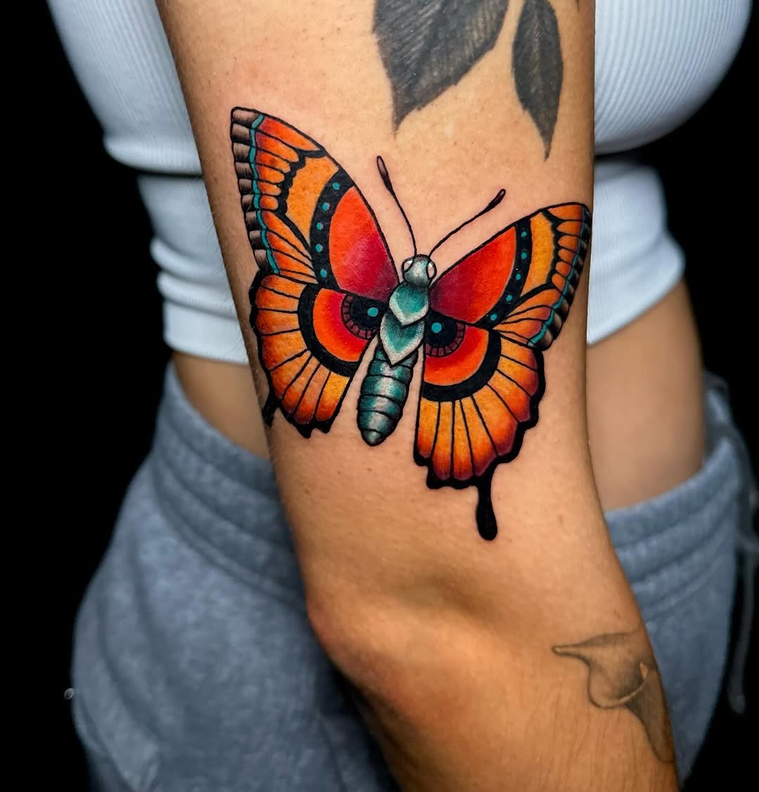 A little butterfly action for ya 
Booking the rest of the year 
Weekend availability is extremely limited. 
Ask me about available flash and specials 