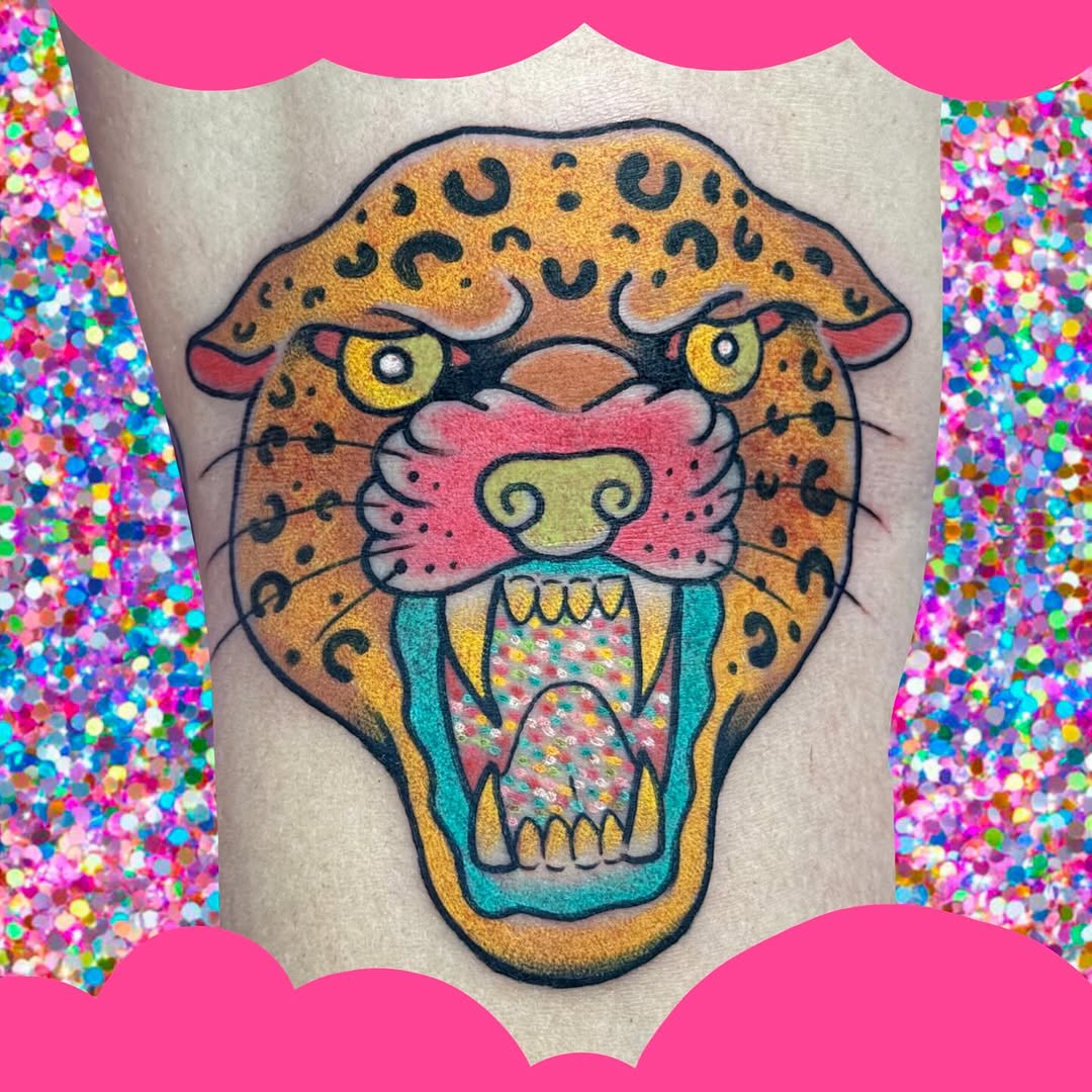 We have the coolest Job ever, and not just when I get to do “cool” pieces. Just here to make your tattoo dreams come true. 

  #knoxville #knoxvilleta