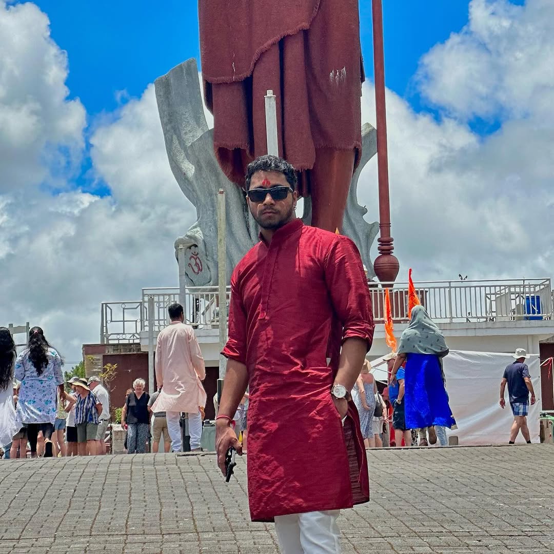 Congratulations to Varun Callychurn for being employee of the year for 4 consecutive years. Varun will be granted one week of holiday, including a 3 d