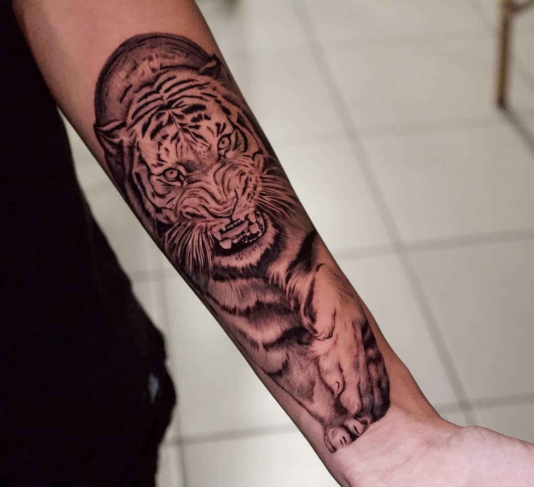 First attempt at a realism tiger! I’m extremely proud and thankful for the progress I’ve made and all the help I’ve received on my journey at @hillsid