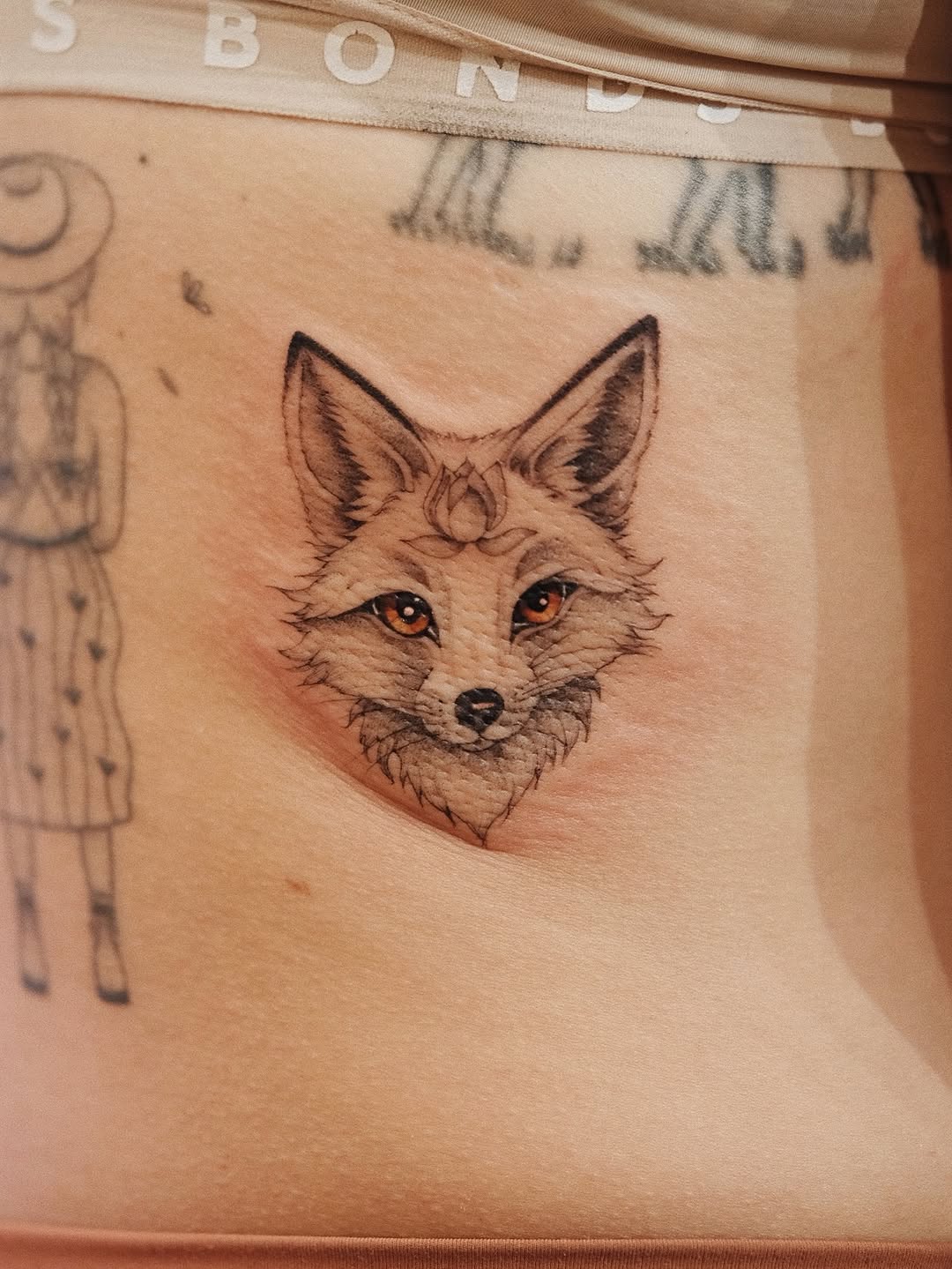 The wild fox 
Done by @chunhackmade 
.
#chunhacktattoo #saigontattoo #foxtattoo