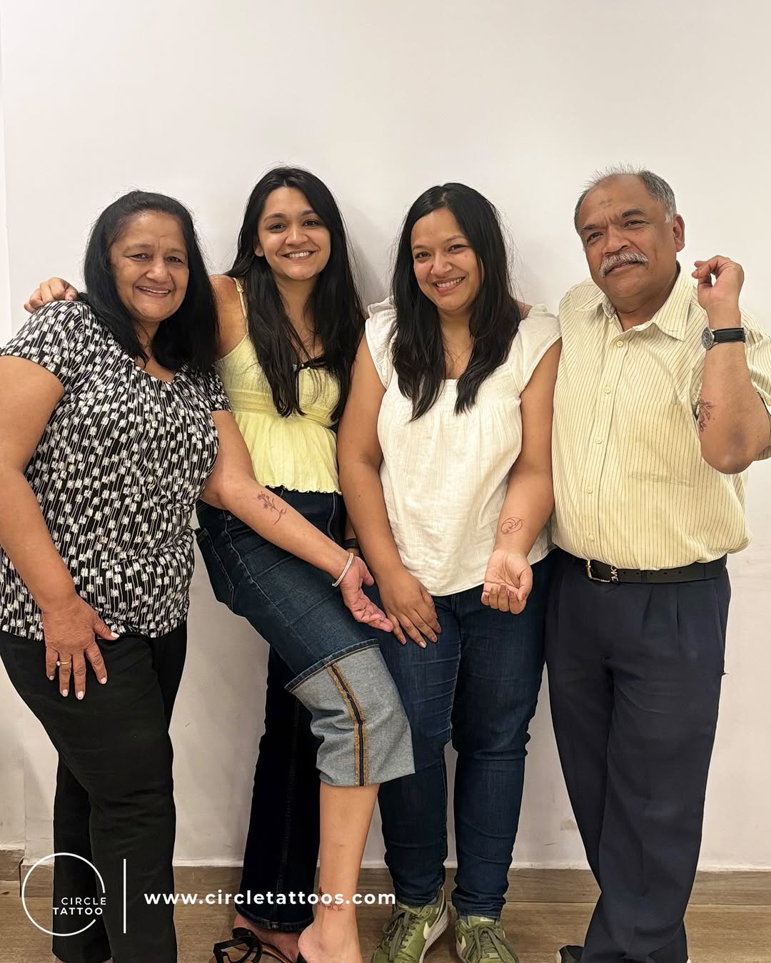 Smiles + ink = perfect combo ❤️❤️

#ThinkTattooThinkCircle

#ClientDiaries #TattooCandid #FreshInk #CircleTattooDadar 

[happy clients, smiling client