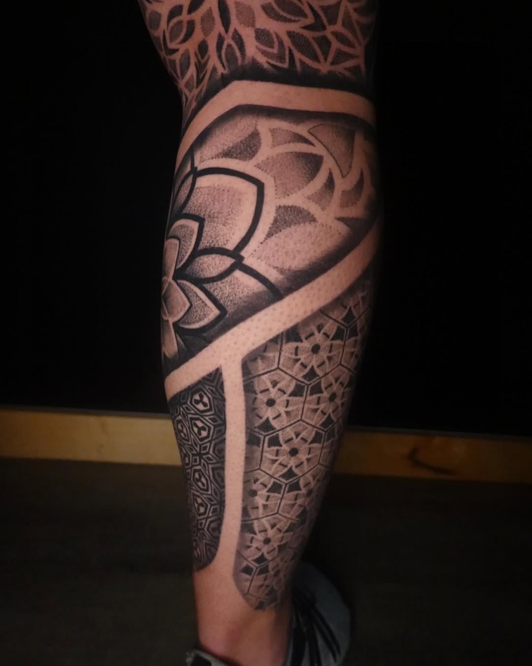 Do you dream of having a full sleeve? If you start now you can have it fully healed by next summer  

@fusion_ink 
@mavericktattoomercantile 
@blackwo