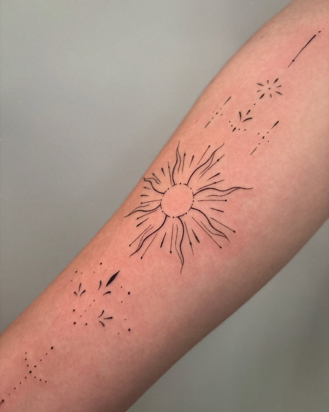 Fine lines ☀️

.
.

Lyonnais tattoo ligne fines #fineline #tattoofin #tattoofloral #tattoolyon #lyonnaistattoo #lyontattoo