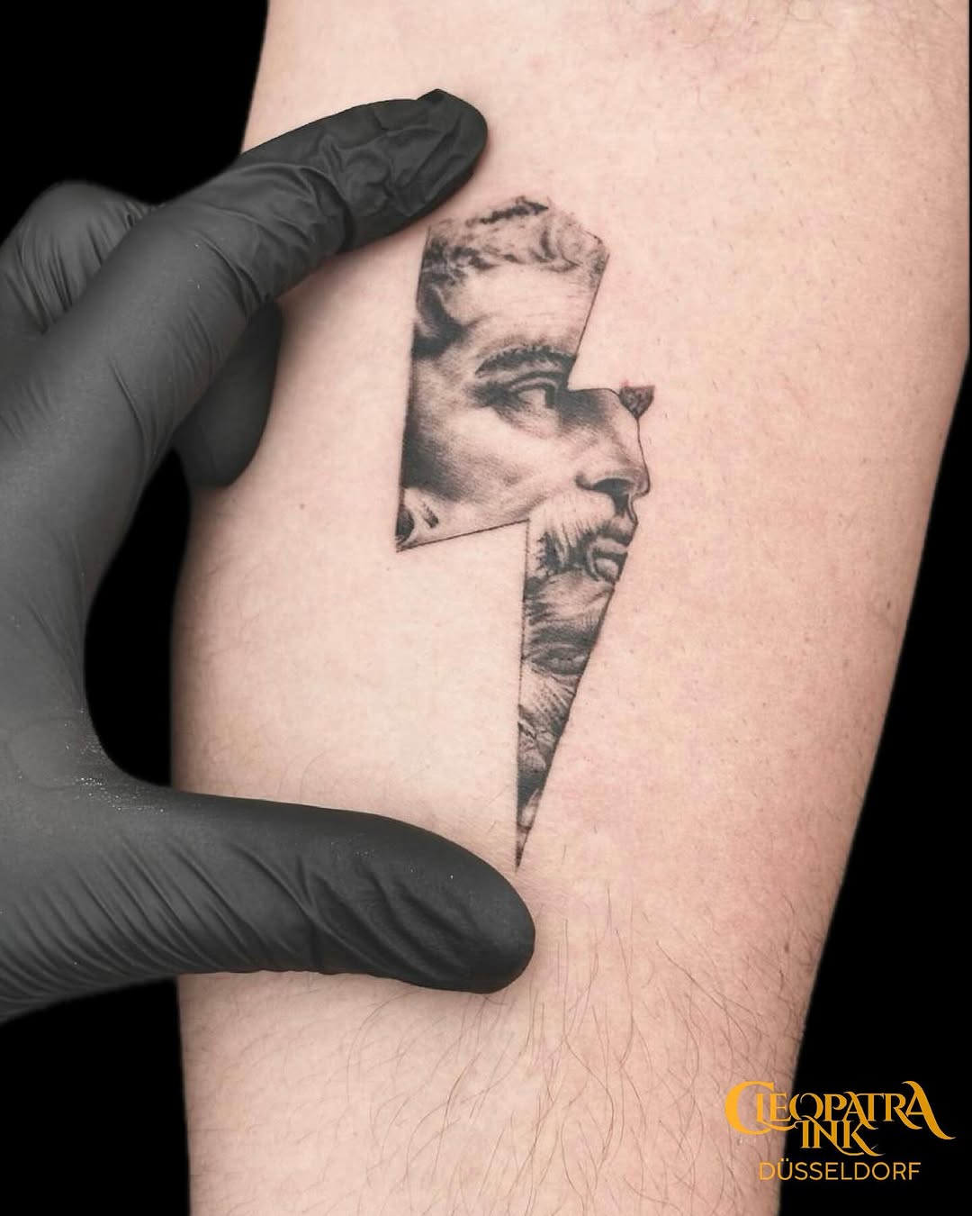 Power strikes. ⚡️

#cleopatrainkdüsseldorf #tattoodüsseldorf #visitdüsseldorf