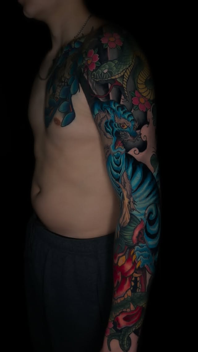 Thank you for the continued dedication to get this one done homie @coldnorthink @westdalevillage @fytsupplies @corbin_pascal22 #boldtattoos #radtattoo