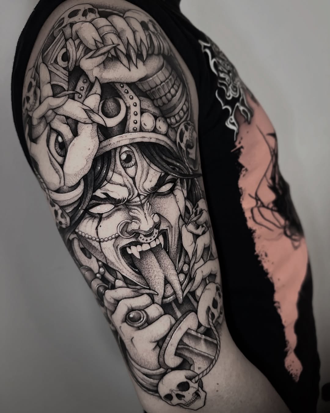 ⚡️
Done at @customink_tattoostudio ❤️‍
Thank you @belloghi8 for the good vibes!!⚡️
With the best machine and cartridges @masttattoo.official 
@dragonh