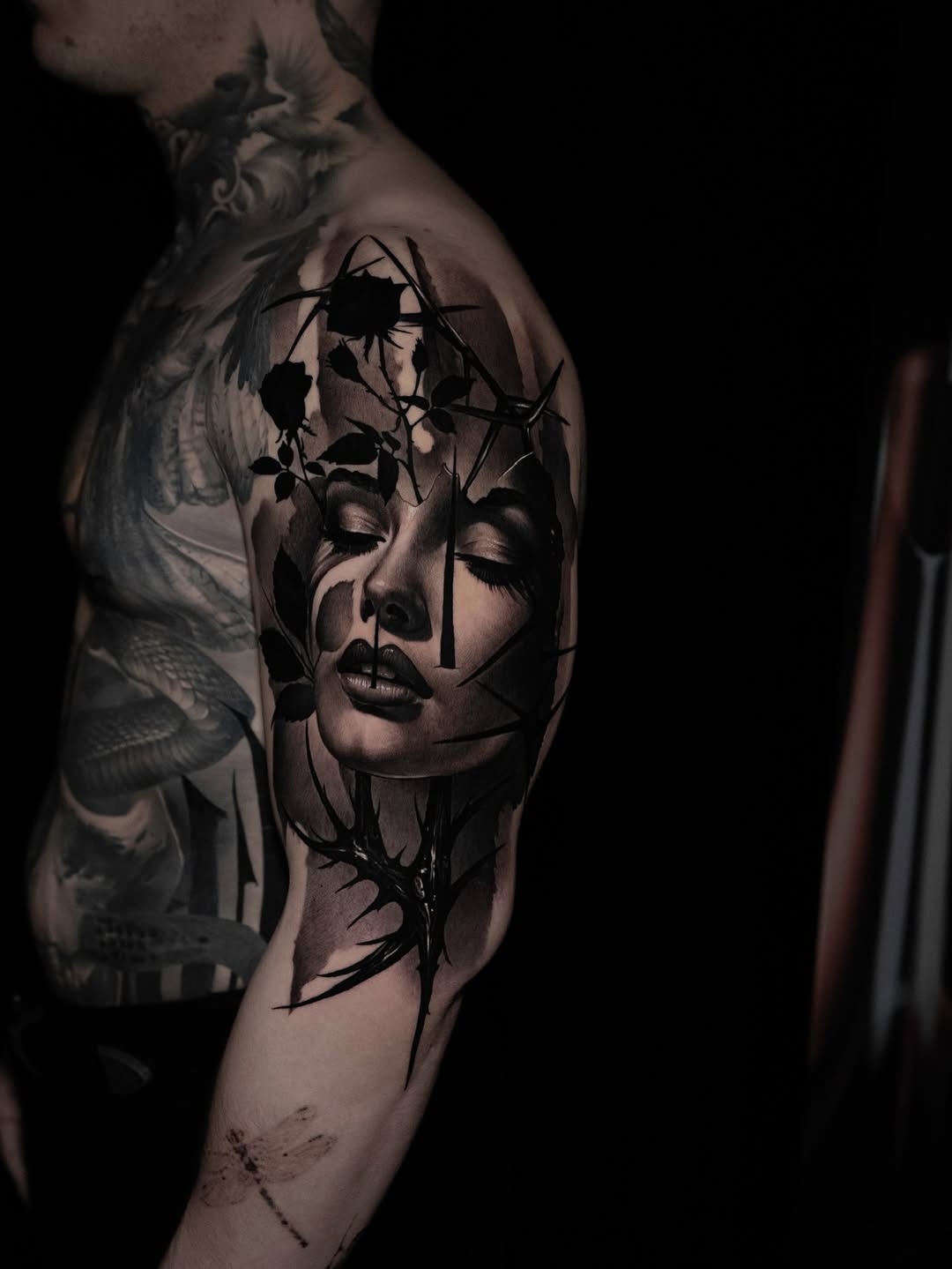 Done this piece @mondialdutatouage in Paris 
It was really fun to meet amazing artists and old friends this year. 

Done with @cheyenne_tattooequipmen