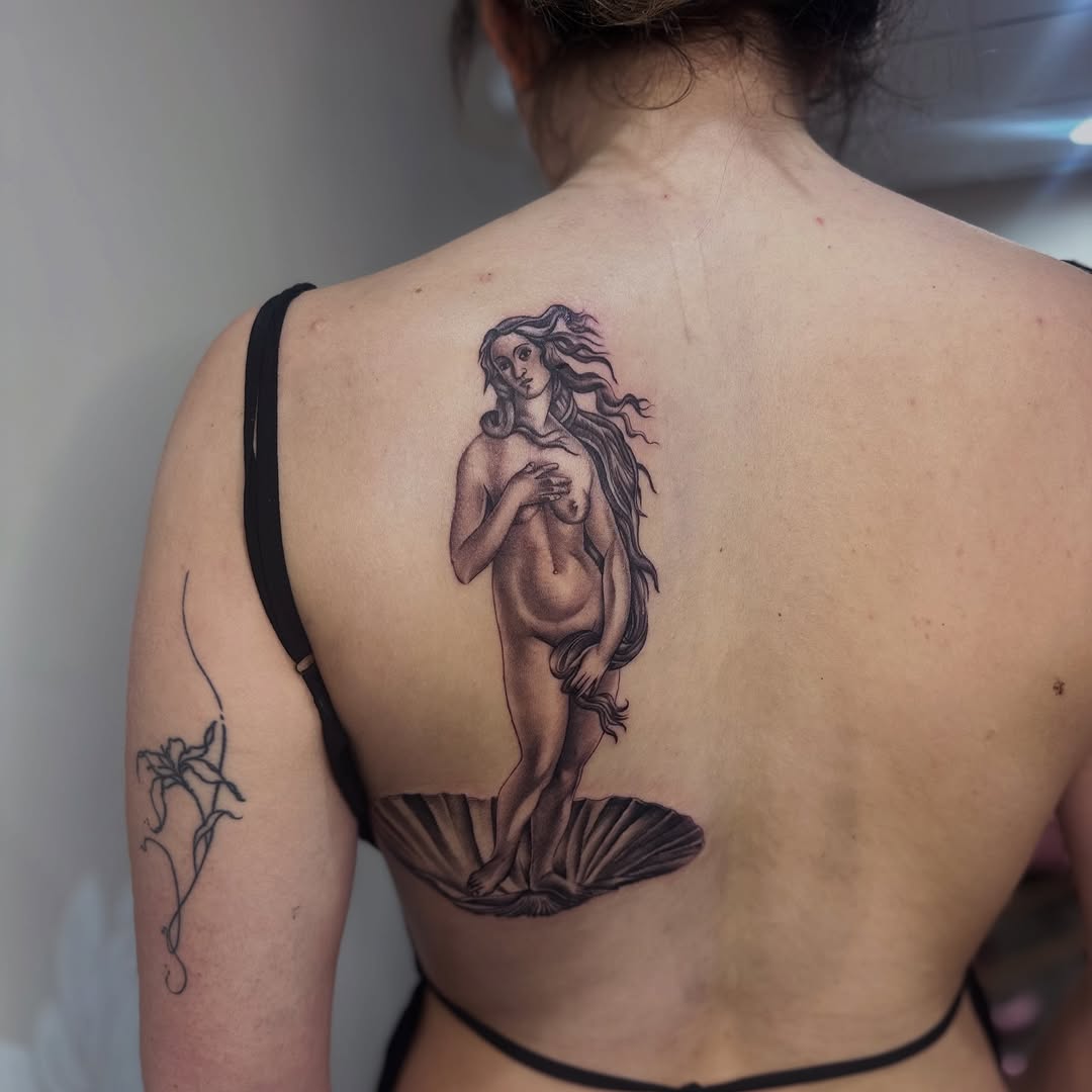 The Birth of Venus  I love this one so much! Thanks for the trust! 

#blackandgrayillustration #femaletattooartist #birthofvenustattoo