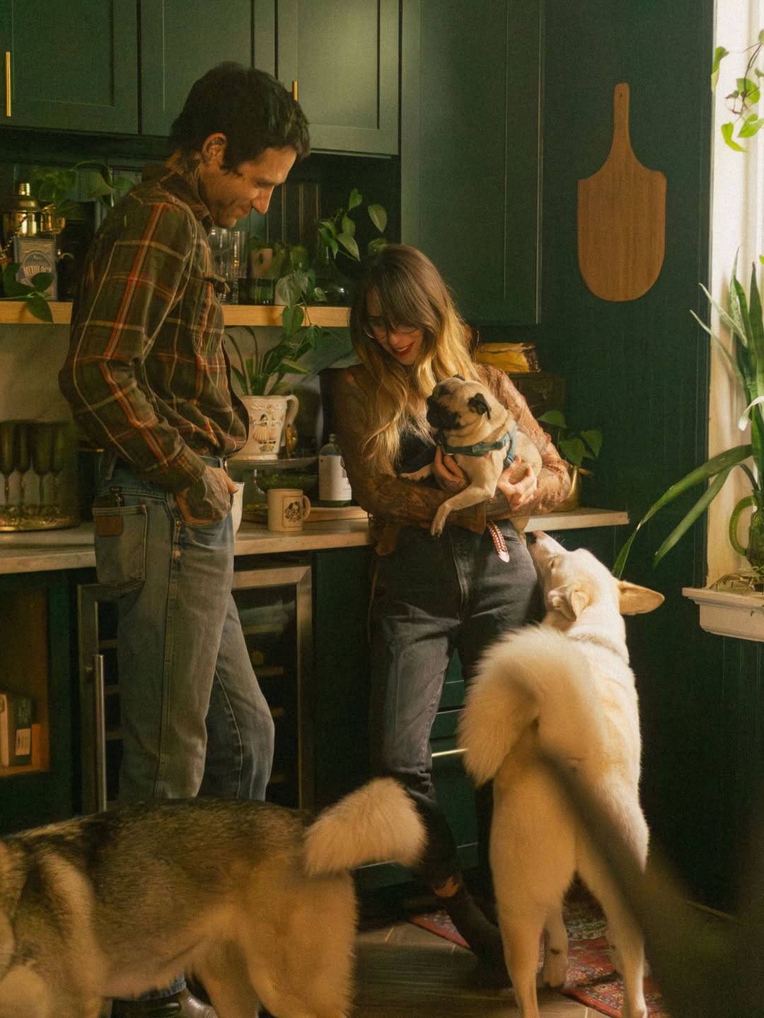 Slow mornings, cozy couches, dogs stealing the spotlight, nowhere else to be ✨

In-home sessions are one of my go-to’s when planning a storytelling se